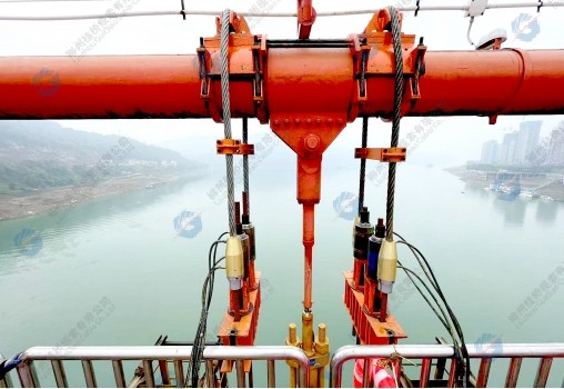 Zhongxian Yangtze River Bridge Suspension Bridge Boom Replacement